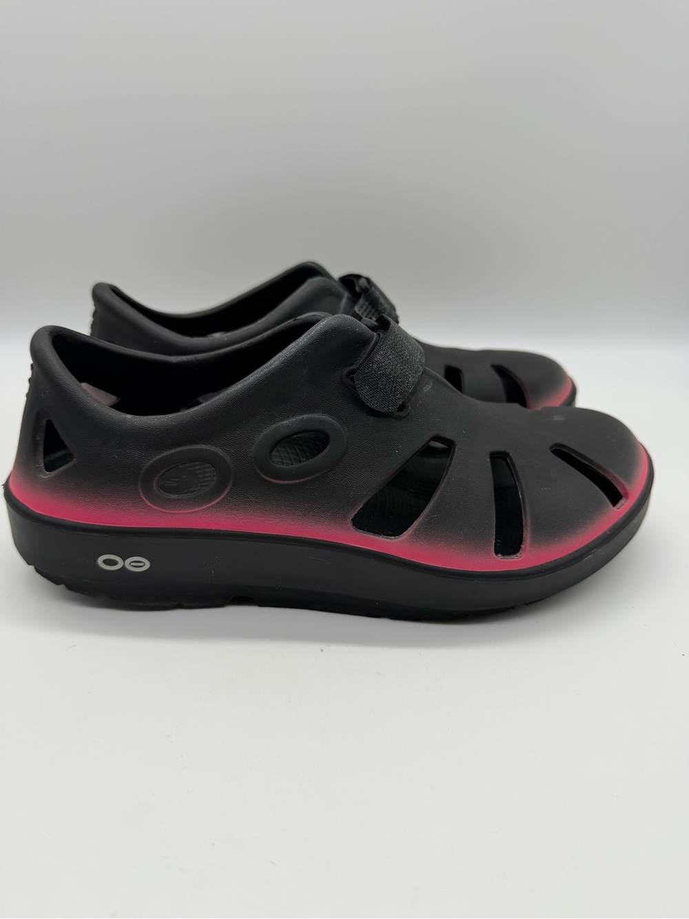 OOFOS OOcandoo Womens Sz 8 Black Sport Sandals Recovery Arch Support Adjustable